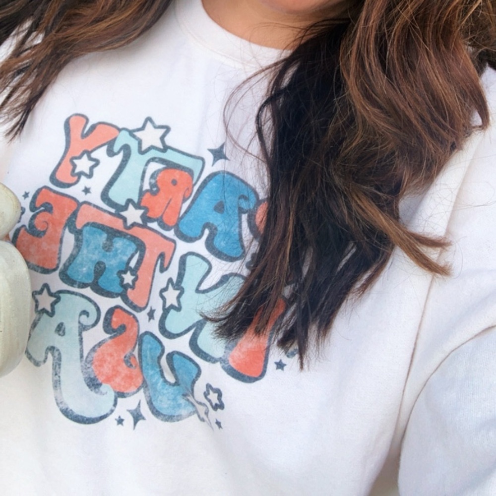 Adorable PARTY IN THE USA Crewneck sweatshirt boutique item
